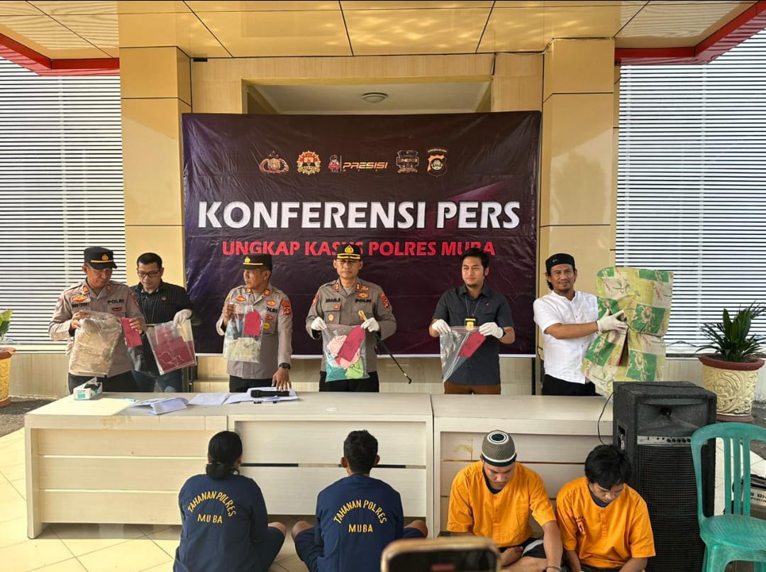 Ramini, ibu rumah tangga Desa Lais, Muba menganiaya anak angkatnya hingga tewas. Dia kini ditangkap polisi. Foto : Sumselheadline/Ela