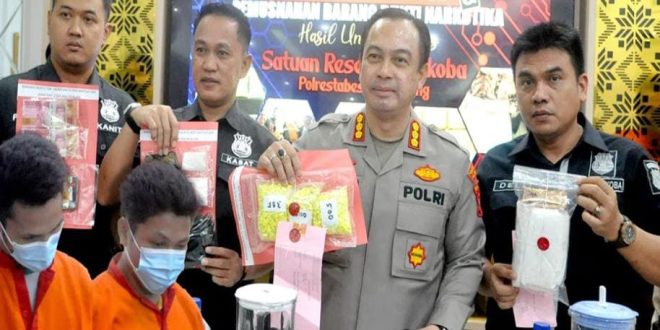 Tiga kurir narkoba, Feriansyah, Andi, Heriyanto dibekuk tim Polrestabes Palembang, Rabu (20/9/2023). Foto : Sumselheadline/Ela