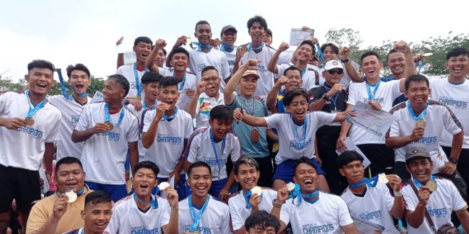 Eforia tim sepakbola Lahat usai meraih medali emas Porprov XIV Sumsel di Lahat, Kamis (21/9/2023). Foto : Dok Humas PB Porprov Lahat.