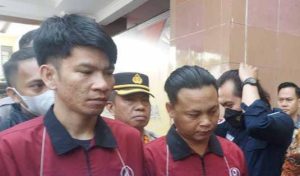Dua tersangka kurir narkoba, Febriansyah dan Rengki. Foto : Sumselheadline/Ela Dua tersangka kurir narkoba, Febriansyah dan Rengki. Foto : Sumselheadline/Ela