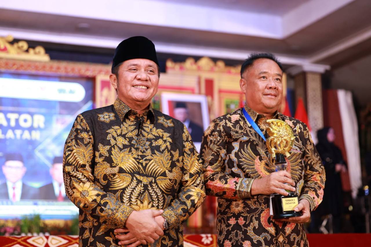 Herman Deru dinobatkan sebagai dewan pembina inovator oleh Kemendagri, Sabtu (23/9/2023). Foto : Humas Pemprov Sumsel.