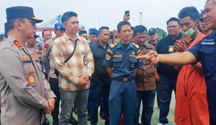 Kapolda Sumsel, Irjen Pol A Rachmad Wibowo menemui para penampung BBM ilegal, Sabtu (23/9/2023). Foto : Sumsrlheadline/Ela