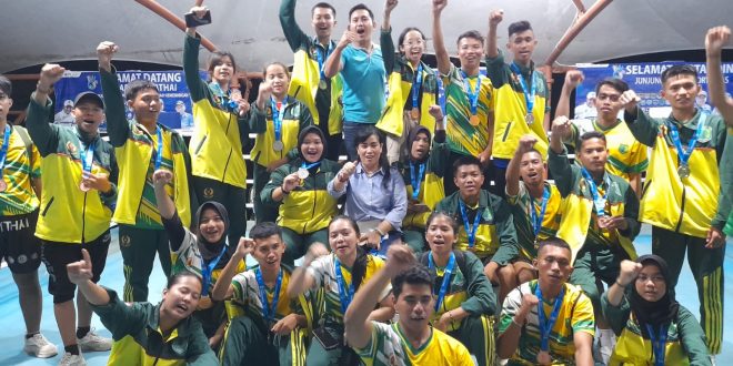 Para atlet Muaythai Muba berhasil meraih dua medali emas dan tujuh perak pada Porprov XIV di Lahat. Foto : Dok Pengurus Muaythai Muba.