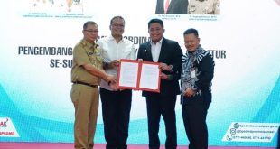 Gubernur Sumsel Herman Deru menghadiri Rapat Koordinasi (Rakor)) Pengembangan Kompetensi SDM Aparatur se-Sumsel Tahun 2023, Senin (11/9/2023). Kegiatan dihadiri Kepala Lembaga Administrasi Negara (LAN) RI Dr. Adi Suryanto bertempat di Aula BPSDMD Provinsi Sumsel. Foto : Humas Pemprov Sumsel. 