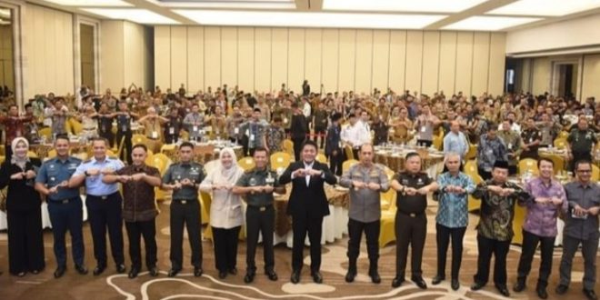 Gubernur Sumsel, Herman Deru saat membuka Rakor Forkopimda Kabupaten/Kota se-Sumsel di Wyindam Hotel, Palembang, Kamis (21/9/2023). Foto : Humas Pemprov Sumsel.