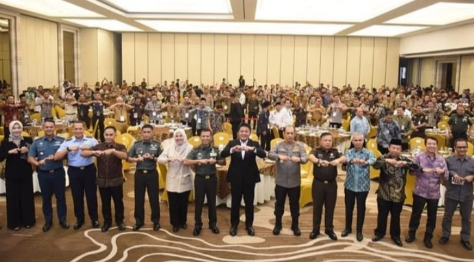 Gubernur Sumsel, Herman Deru saat membuka Rakor Forkopimda Kabupaten/Kota se-Sumsel di Wyindam Hotel, Palembang, Kamis (21/9/2023). Foto : Humas Pemprov Sumsel.