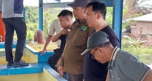 Perumda Air Minum Tirta Randik, Sekayu terus mendistribusikan air bersih ke warga di desa-desa. Foto : Dinkominfo Muba.