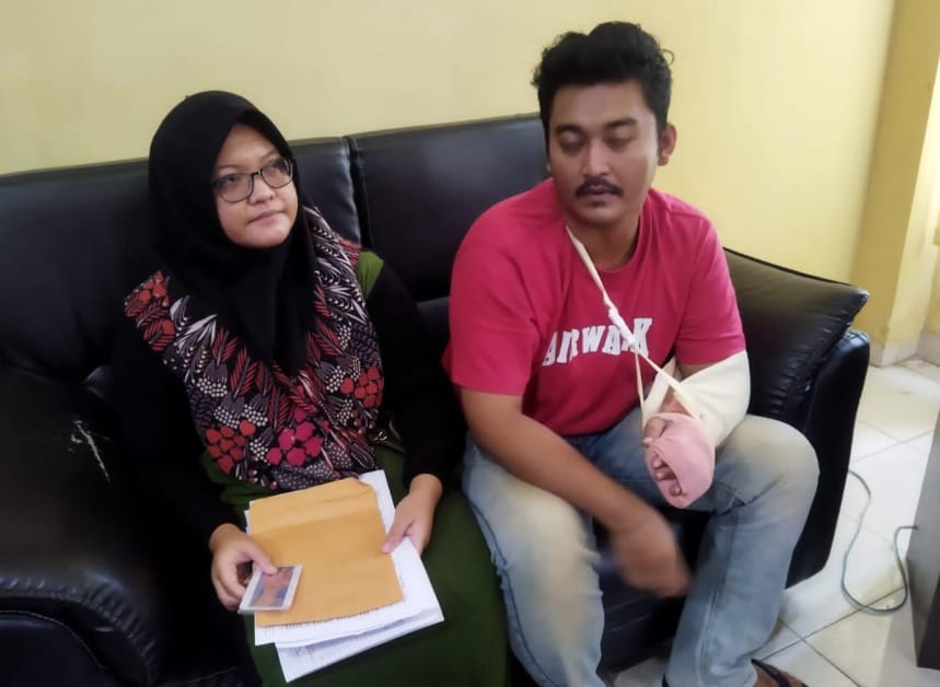 Angga melaporkan kejadian pembacokan kepada Polrestabes Palembang, Kamis (7/9/2023). Foto : Sumselheadline/Ela.