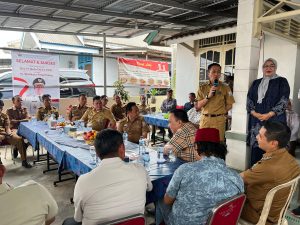 Pj Walikota Palembang, Ratu Dewa saat bersilaturrahim dengan warga di Kecamatan Ilir Barat I, Rabu (27/9/2023). Foto : Sumselheadline/Pitria.