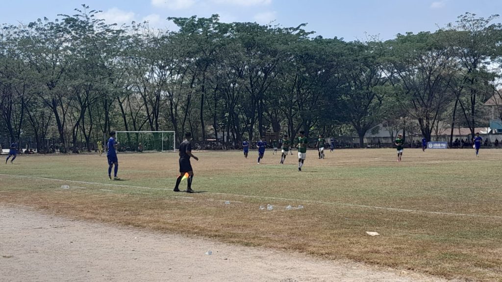 Pertandingan antara kesebelasan Lahat lawan Banyuasin, yang dimenangkan Lahat 3-2, Jumat (15/9/2023). Foto : Tim Humas Porprov XVI Lahat.