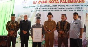 Walikota Palembang, Harnojoyo dan Wawako Fitrianti AGustinda saat meresmikan Kantor BAZNAS Kota Palembang di Jalan Kapten A Rivai, Selasa (12/9/2023). Foto : Sumselheadline/Pitria
