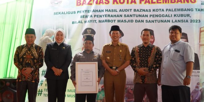 Walikota Palembang, Harnojoyo dan Wawako Fitrianti AGustinda saat meresmikan Kantor BAZNAS Kota Palembang di Jalan Kapten A Rivai, Selasa (12/9/2023). Foto : Sumselheadline/Pitria
