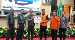 Gubernur Sumsel, H Herman Deru bersama Kepala Badan Nasional Penanggulangan Bencana (BNPB) RI Letjen TNI Suharyanto, Satgas Karhutla, pemerintah daerah dan instansi lainnya melakukan rapat koordinasi tentang Karhutla, Selasa (12/9/2023). Foto : Humas Pemprov Sumsel.