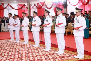 Tujuh Penjabat Bupati dan Walikota di Sumsel saat dilantik di Griya Agung, Palembang, Senin (18/9/2023). Foto : Humas Pemprov Sumsel.