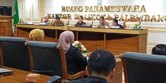 Pasca dilantik, Pj Walikota Palembang Drs H Ratu Dewa tancap gas, dengan menggelar rapat dengan seluruh jajaran pimpinan instansi pemerintah kota, Selasa (19/9/2023). Foto : Sumselheadline/Pitria.