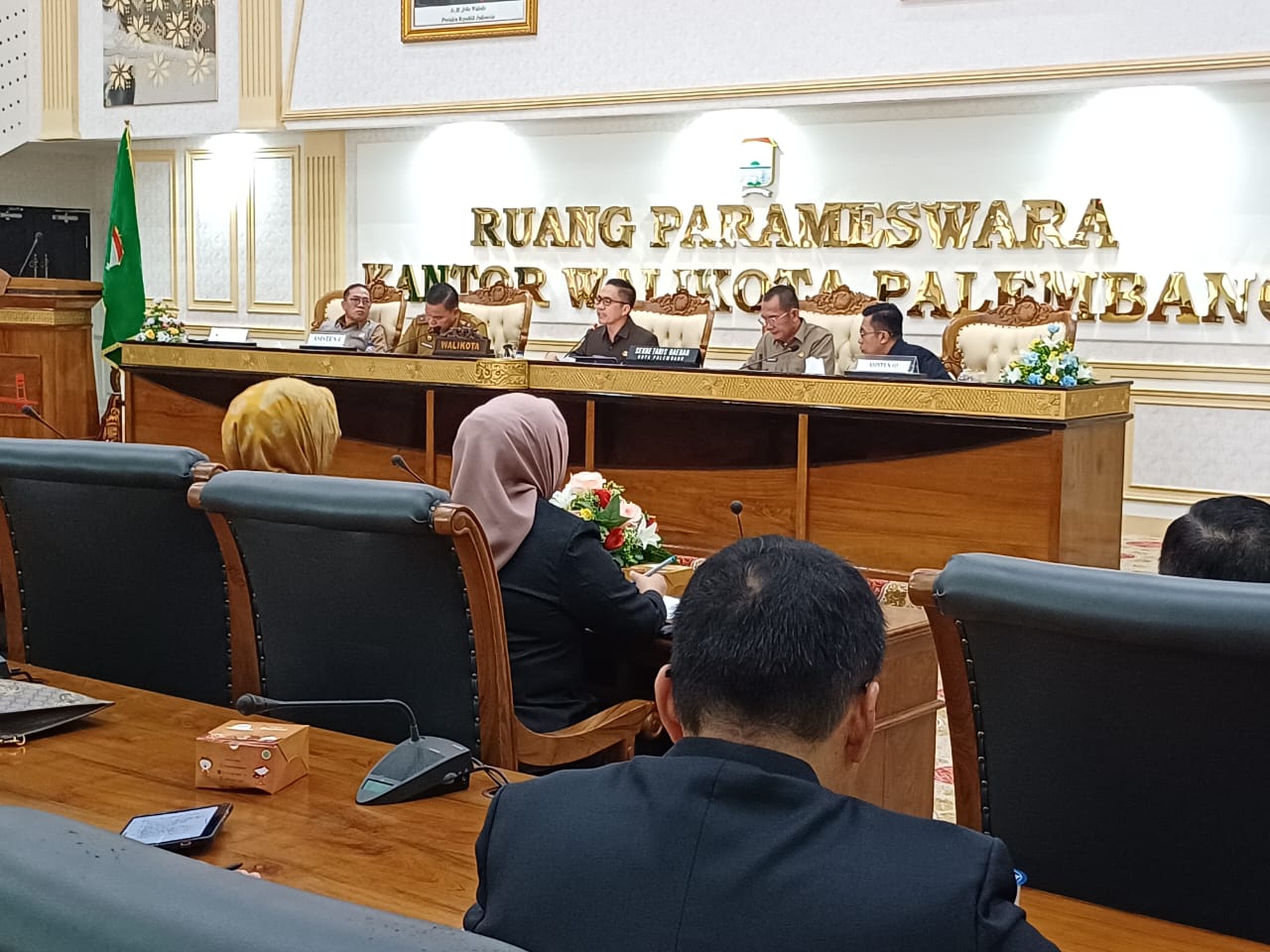 Pasca dilantik, Pj Walikota Palembang Drs H Ratu Dewa tancap gas, dengan menggelar rapat dengan seluruh jajaran pimpinan instansi pemerintah kota, Selasa (19/9/2023). Foto : Sumselheadline/Pitria.