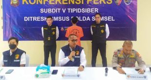 ES (23), warga Tulung Selapan, Kabupaten OKI yang ditangkap jajaran Polda Sumsel, ditunjukkan saat pers rilis Polda Sumsel, Rabu (27/9/2023). Foto : Sumselheadline/Ela.