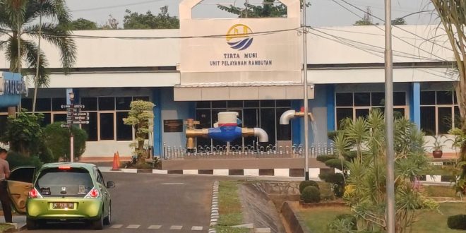 Kantor Perumda Tirta Musi unit pelayanan Rambutan. Foto : Sumselheadline/Pitria.
