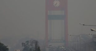 Kabut mulai menyelimuti kawasan Palembang, terutama di pagi dan sere hari. Foto : Dok DLHK Palembang.
