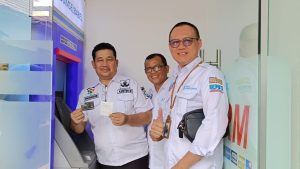 Asisten Administrasi Umum Setda Muba, Syafarudin, MSi meresmikan kantor kas dan ATM Bank Sumsel Babel di Pelakat Tinggi, Rabu (5/10/2023). Foto : Dinkominfo Muba