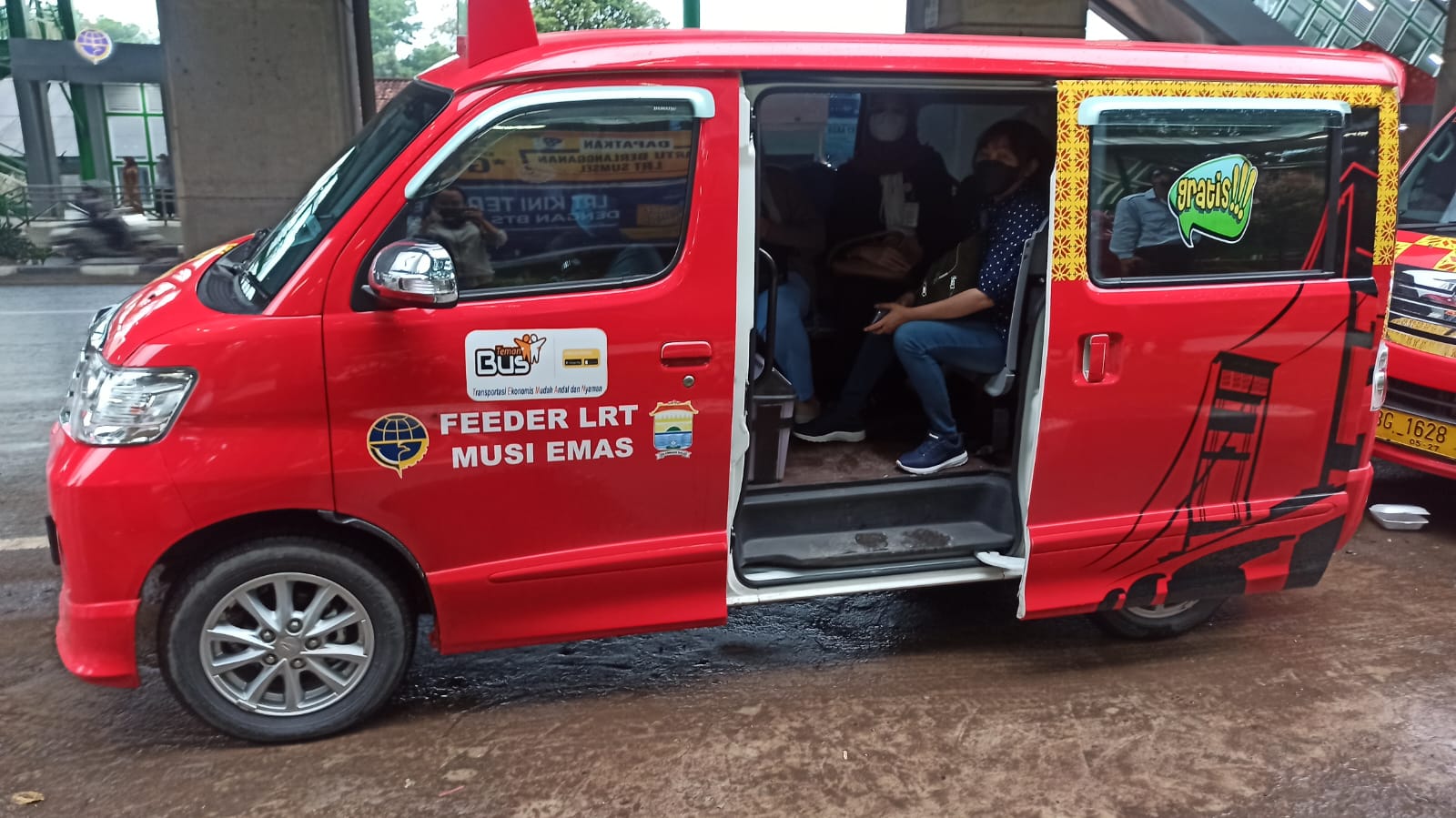 Mobil feederer LRT Palembang, Rabu (6/10/2023). Foto : Sumselheadline/Ela