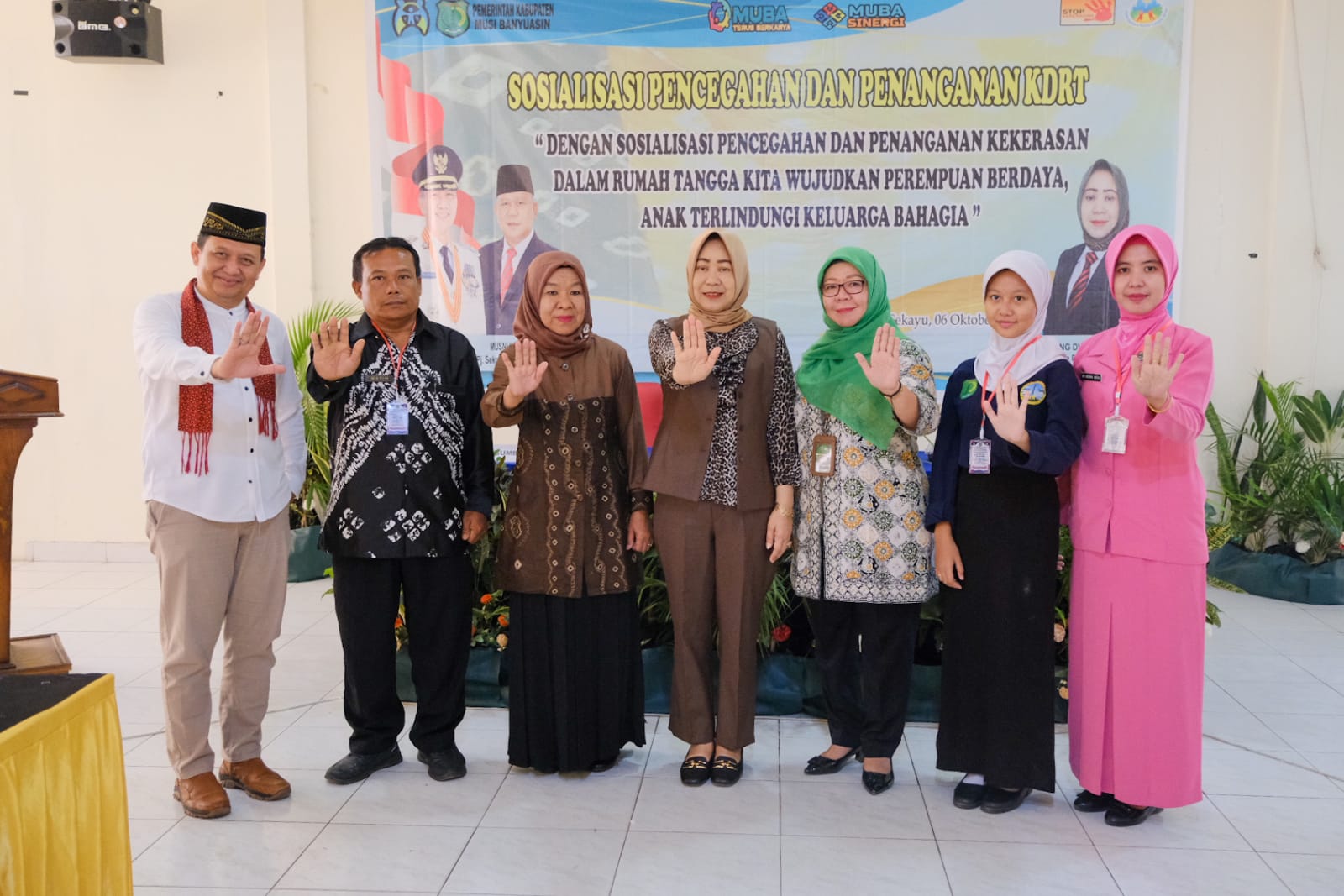 Pj Bupati Muba diwakili Kepala DPPPA Muba, Endang Dwi Astuti hadiri sosialisasi anti KDRT, Jumat (6/1/2023). Foto : Dinkominfo Muba.