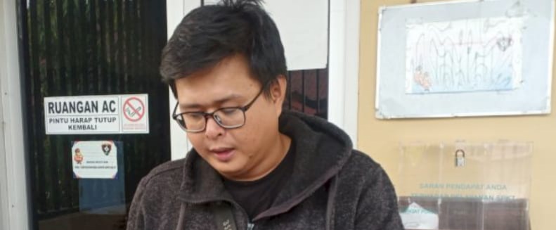 Eka, seorang DJ, melapor ke Polrestabes Palembang menjadi korban penipuan, Minggu (8/10/2023). Foto : Sumselheadlibe/Ela