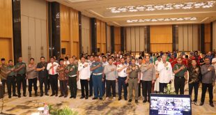Wakapolda Sumsel, Brigjen Pol Zulkarnain memimpin rakor di Hotel Santika Palembang, Senin (9/10/2023). Foto : Sumselheadline/Ela