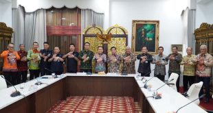 Pj Gubernur Sumsel, Agus Fatoni menerima silaturahmi Dirut Bank Sumsel Babel, Syamsuddin dan jajaran di Griya Agung, Jumat (13/10/2023). Foto : Humas Pemprov Sumsel.