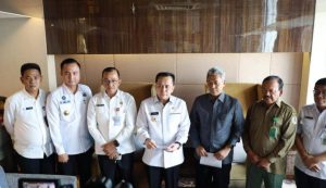 Pj Gubernur Sumsel, Agus Fatoni bertemu Dirjen PPKL Kementerian LHK, Sigit Reliantoro di Hotel Arista Palembang, Rabu (4/10/2023). Foto : Humas Pemprov Sumsel.