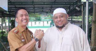 Pj Walikota Palembang, Ratu Dewa saat bersama Habib Mahdi semasa hidup. Foto : Sumselheadline/{itria.