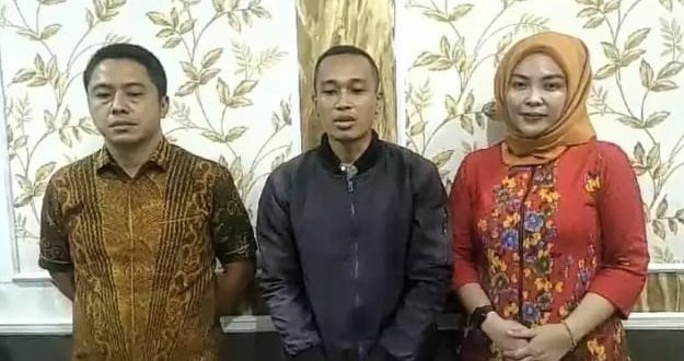 Yongki, diperiksa polisi karena menyebar hoax tentang beras plastik di Muaraenim, Minggu (29/10/2023). Foto : Sumselheadline/Ela.