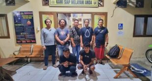 Dua pedang baju keliling, Prengki (29) dan Suprianto (44) ditangkap polisi di Pelabuhan Tanjung Api-api karena membawa mobil curian dari Pulau Bangka, Senin (1/10/2023). Foto : Dok Polisi.