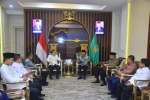 PJ Bupati Muba, Apriyadi bersilaturrahim sekaligus mengundang Pj Gubernur Sumsel Agus Fatoni untuk hadir membuka Muba Expo, JUmat (13/10/2023). Foto : Dinkominfo Muba.