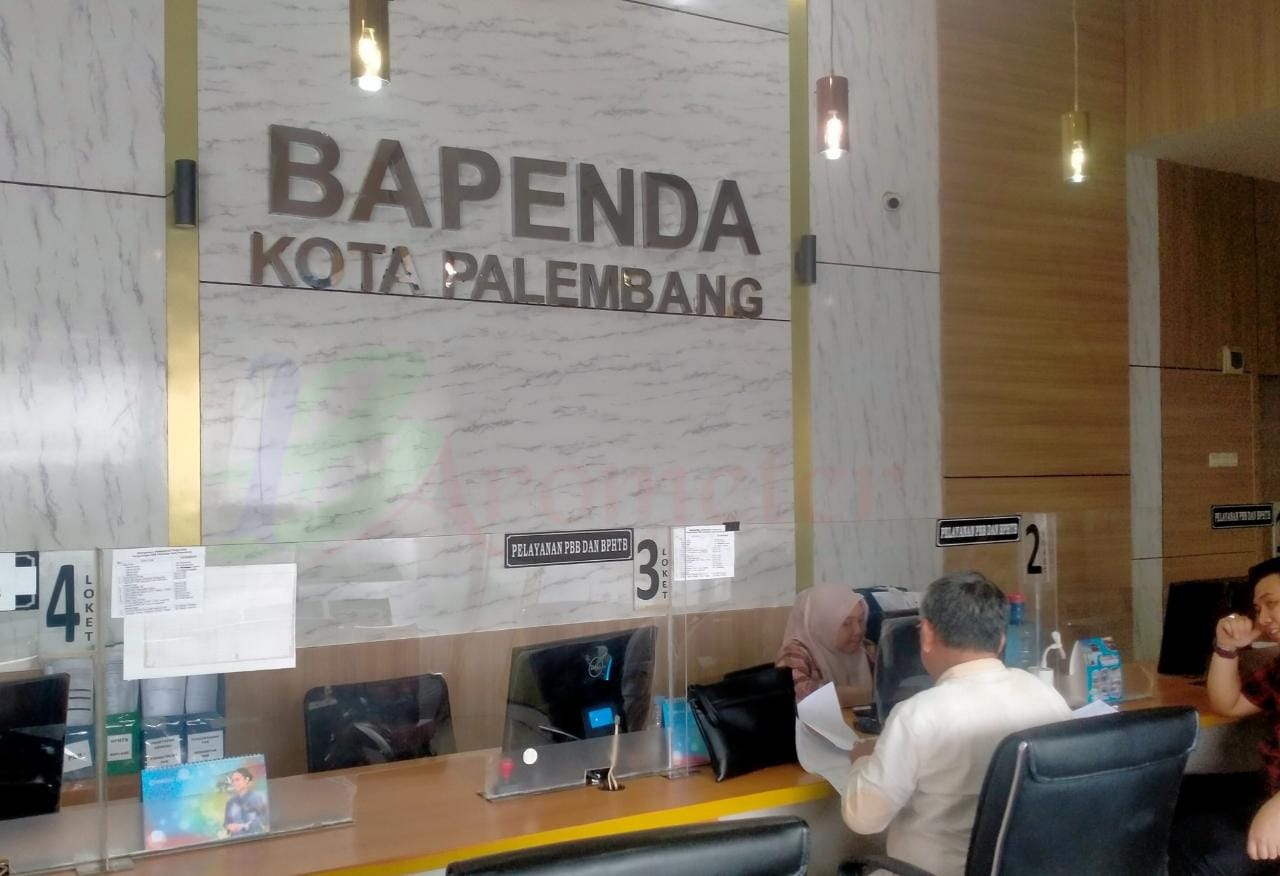 Suasana di ruang pelayanan Bapenda Palembang. Foto : Sumselheadline/Pitria