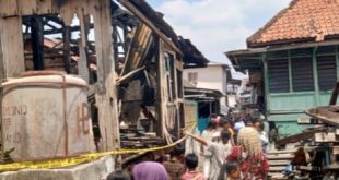 Rumah yang terbakar di 7 Ulu Palembang, Selasa (7/11/2023). Foto : Sumselheadline/Ela