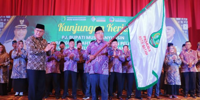 Pj Sekda Muba, Musni Wijaya menghadiri silaturahim anggota Ikatan Keluarga Muba di Kota Batam, Minggu (12/11/2023). Foto : Dinkominfo Muba