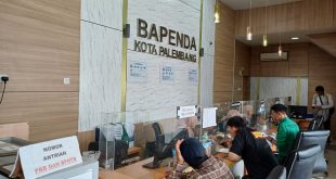 Suasana pelayanan pajak di kantor Bapenda Palembang. Foto : Dok Sumselheadline.