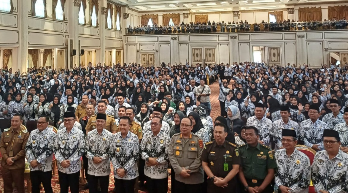 Peringatan hari guru di The Sultan Convention Centre Palembang, dihadiri Pj Gubernur Sumsel Agus Fatoni dan Pj Walikota Palembang Ratu Dewa, Senin (27/11/2023). Foto : Sumselheadline/Pitria.