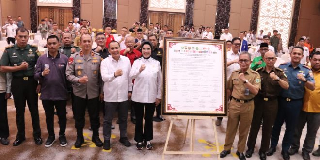 Deklarasi pemilu damai di Golden Sriwijaya Building, Palembang, Senin (27/11/2023). Foto : Sumselheadline/Ela.