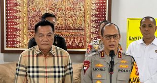 Haji Toha, Manager PT Petromuba, bersama Kapolda Sumsel Irjen Pol A Rachmad Wibowo. Foto : Sumselheadline/Ela