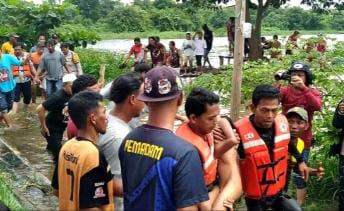 M Hidayat, bocah 9 tahun ditemukan sudah meninggal tenggelam di Sungai Borang, Banyuasin, Rabu (29/11/2023). Foto : Sumselheadline/Ela