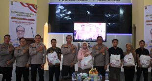 Sebagai wujud nyata dalam implementasi mengabdi untuk negeri, Biro SDM Polda Sumsel menggelar Bakti Sosial dan Bakti Kesehatan di Aula Mapolrestabes Palembang, Sabtu (4/11/2023) pagi. Foto : Sumselheadline/Ela.