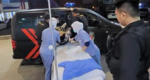 AR, seorang perempuan ditemukan lemas di kamar kos di Palembang, Jumat (3/11/2023). Foto : Sumselheadline/Ela.