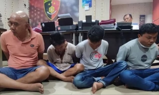 Para pelaku perampokan toko emas di PALI, ditangkap tim Polda Sumsel, Selasa (7/11/2023). Foto : Sumselheadline/Ela.
