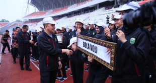 Pj Gubernur Sumsel, Agus Fatoni melepas tim kontingen Sumsel yang akan ikut Porwil Sumatera di JSC Palembang, Kamis (2/11/2023). Foto : Humas Pemprov Sumsel.
