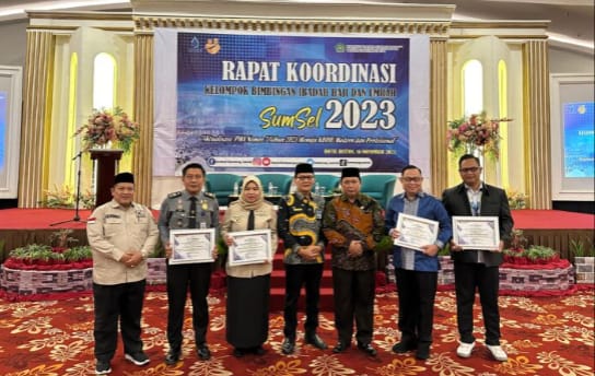 Kantor Imigrasi Palembang menerima penghargaan dari Kanwil Kemenag Sumsel, Jumat (17/11/2023). Foto : Sumselheadline/Ela.