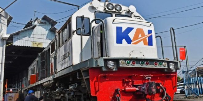 Kereta api yang sudang mangkal di Stasiun Kertapati, Palembang. Foto : Dok PTKA.