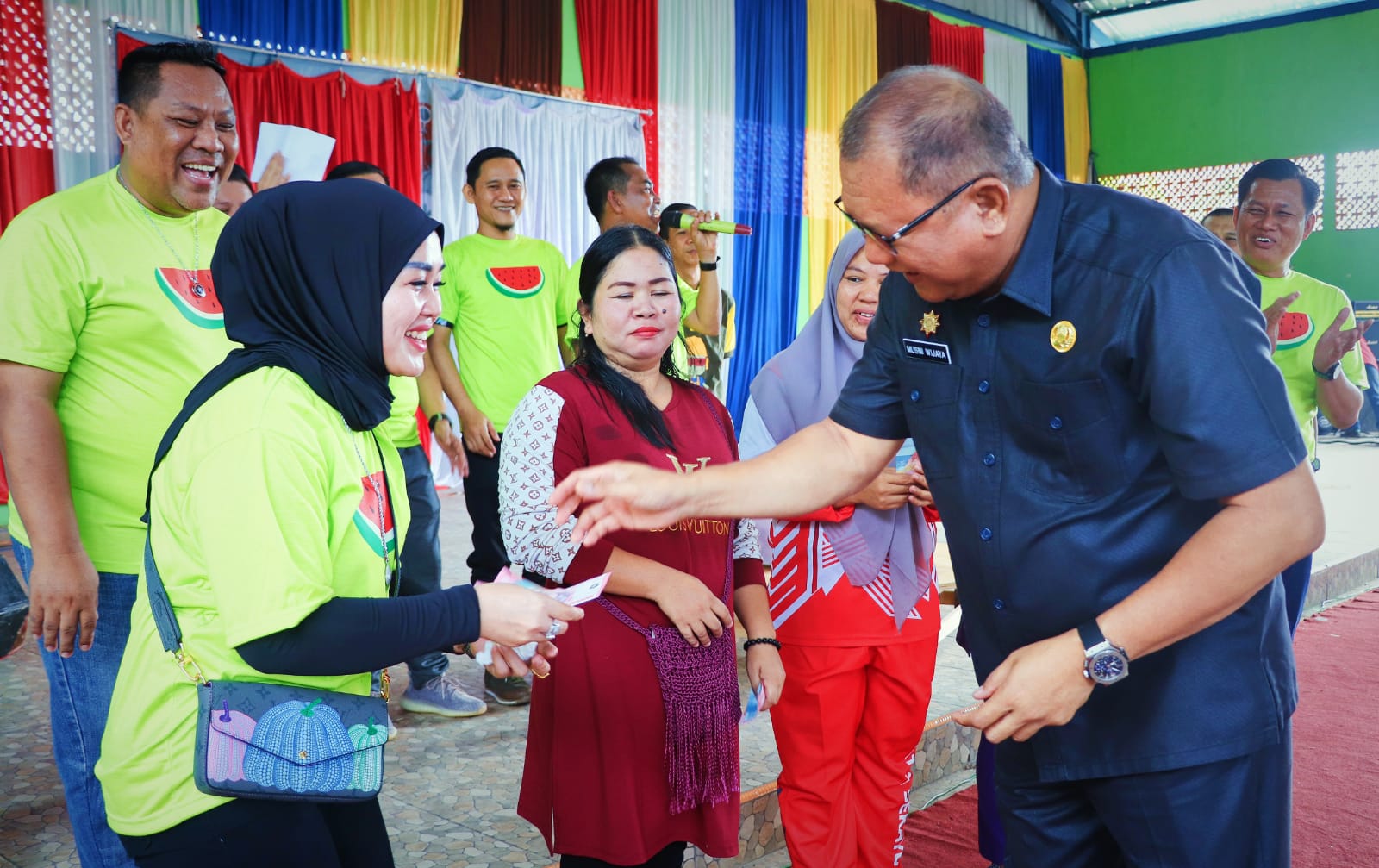 Sekda Muba, Musni Wijaya saat hadir di HUT Bailangu Timur, Selasa (21/11/2023). Foto : Dinkominfo MUba.
