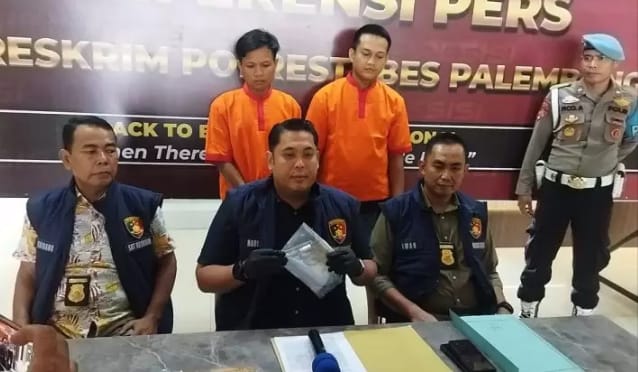 M Ariansyah dan Ari pelaku penembakan ditangkap polisi, Kamis (30/11/2023). Foto : Sumselheadline/Ela.